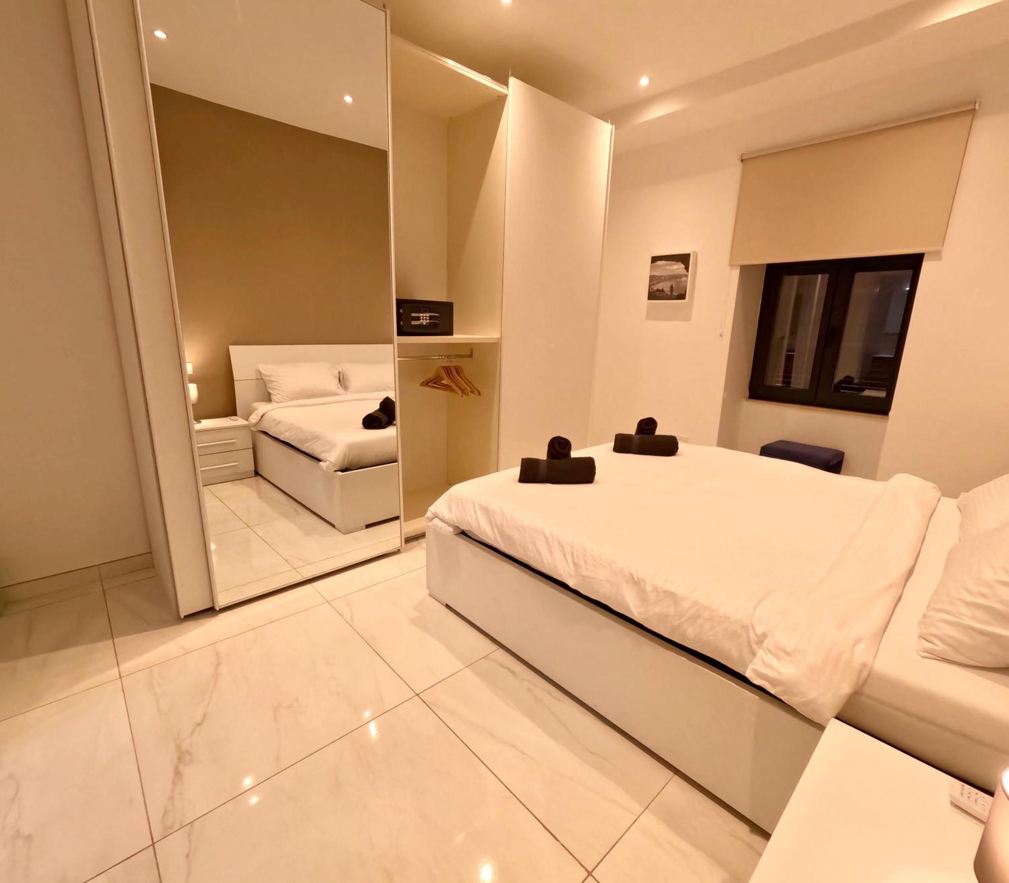 Modern Apartment In St Julian'S Malta, With Breathtaking Views Of Spinola Bay Saint Julian's Exterior photo