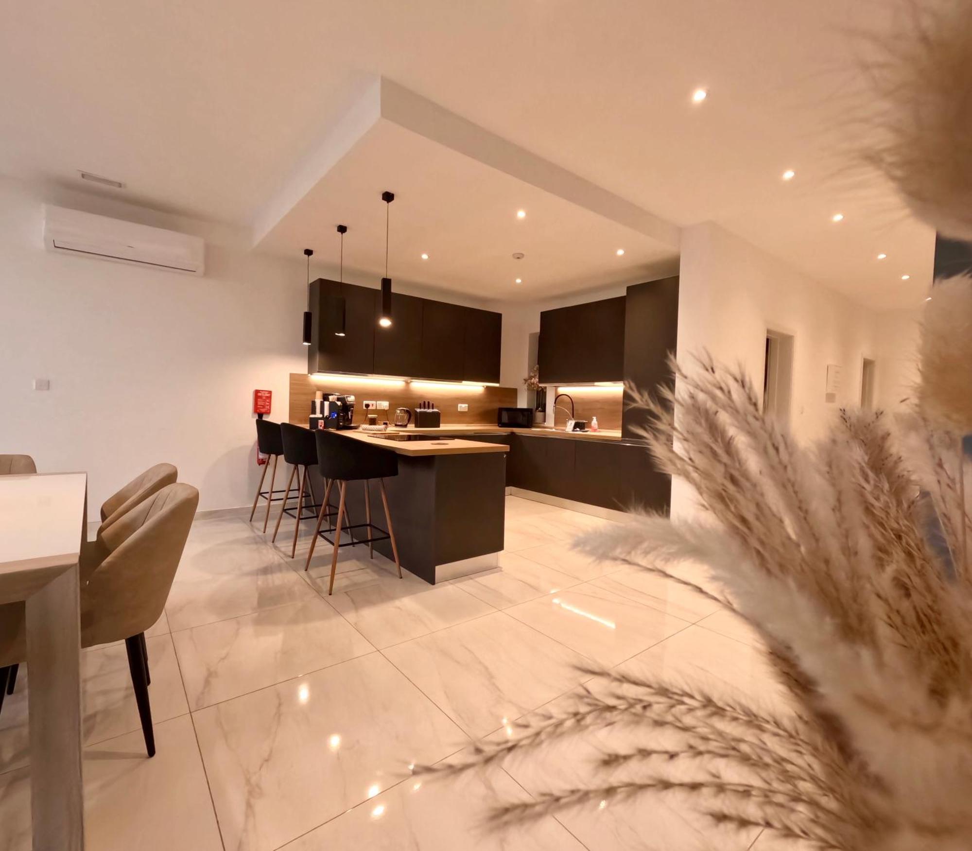 Modern Apartment In St Julian'S Malta, With Breathtaking Views Of Spinola Bay Saint Julian's Exterior photo